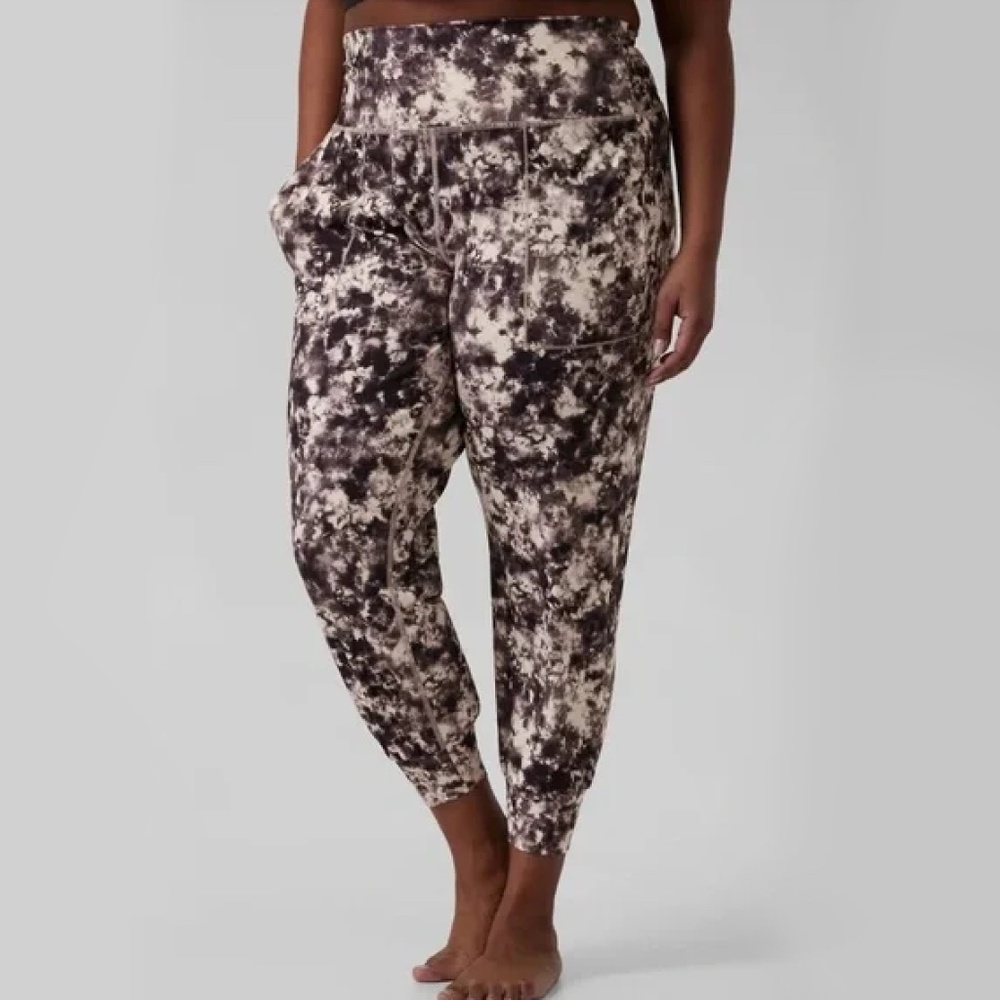 Athleta Salutation Printed Joggers